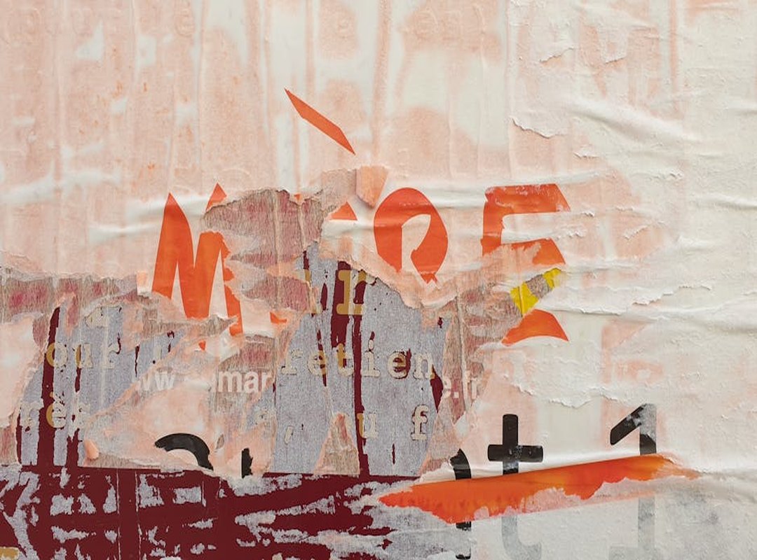 Deconstructing the Style: Signature Techniques and Themes